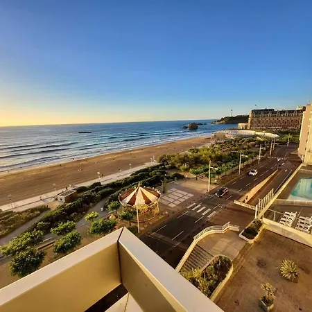 Appartement Centre Balcon Vue Mer, Piscine, Plage